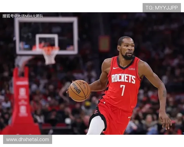 奥拉朱旺低位单打压制卡尔马龙，带动火箭内线攻防提升