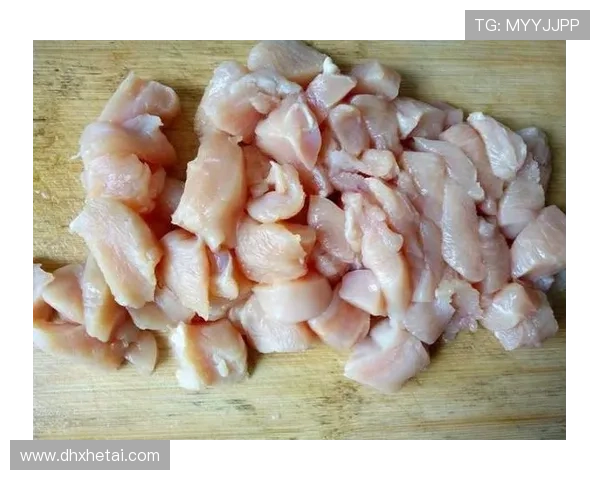 浓眉哥休赛期天天喝蛋白粉当水喝，家里冰箱塞满鸡胸肉